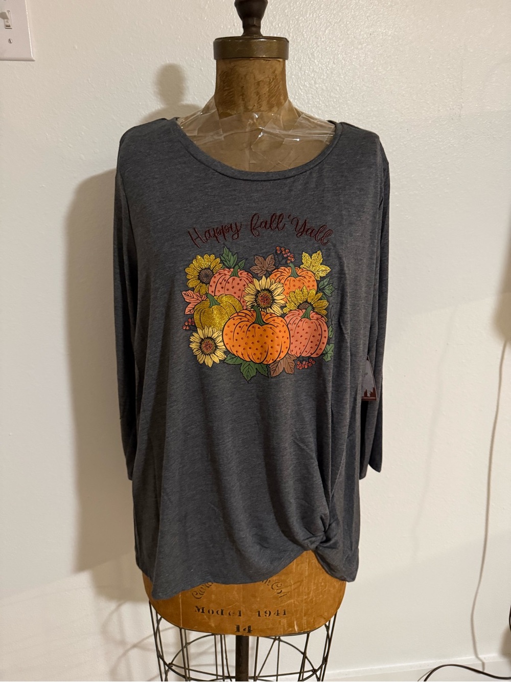 NWT Magical Season Gray "Happy Fall Y'all" Pumpkin Graphic Top 1X, 2X & 3X